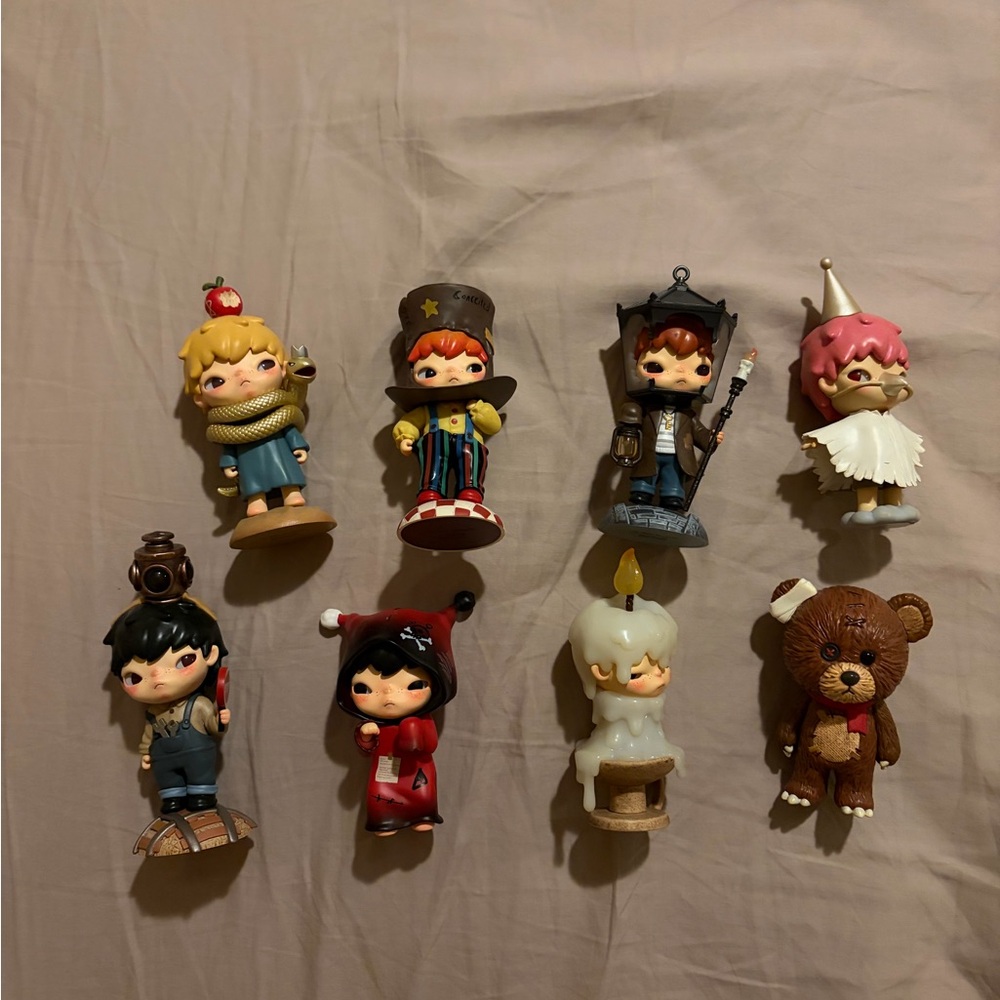 Hirono pop mart